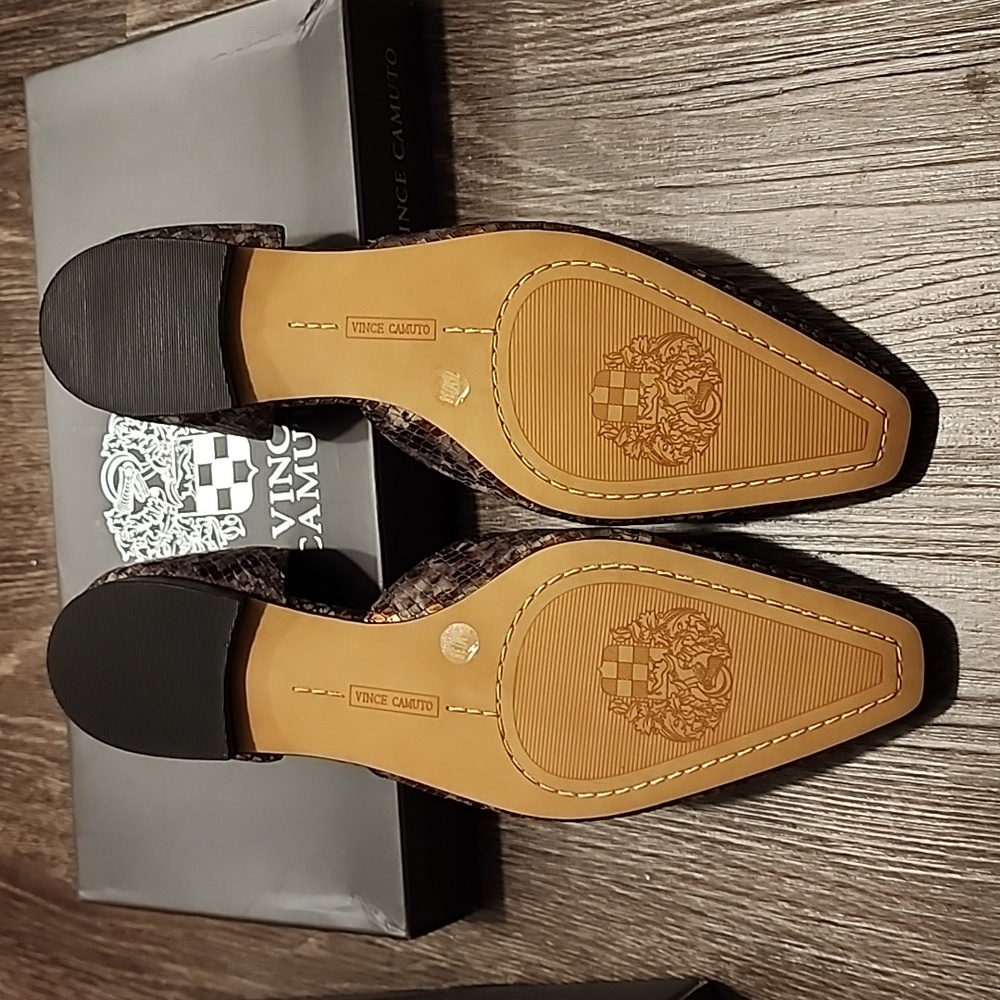 NEW Vince Camuto flats - Picture 3 of 3